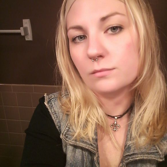 Meet your Posher, Ashleigh - Picture 1 of 1